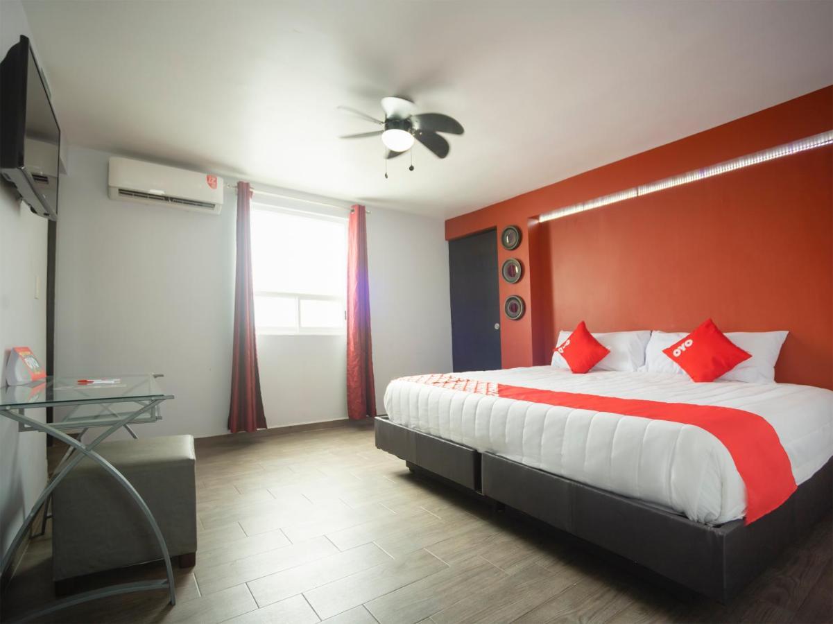 Adhoc Express Hotell Monterrey Exteriör bild