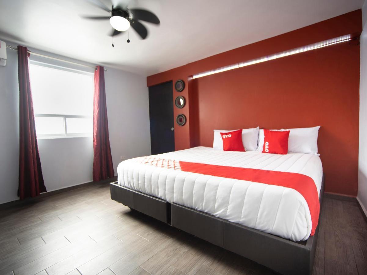 Adhoc Express Hotell Monterrey Exteriör bild