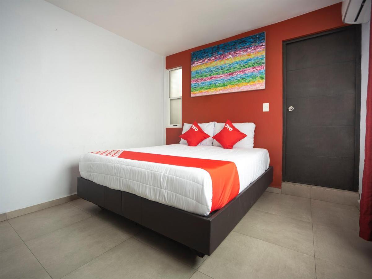 Adhoc Express Hotell Monterrey Exteriör bild