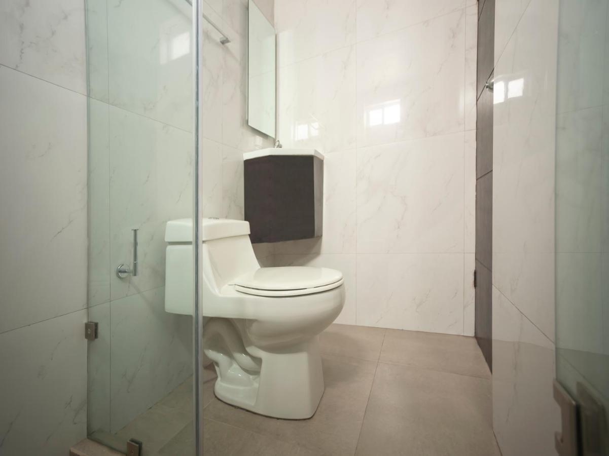 Adhoc Express Hotell Monterrey Exteriör bild