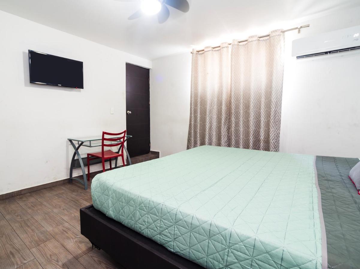 Adhoc Express Hotell Monterrey Exteriör bild